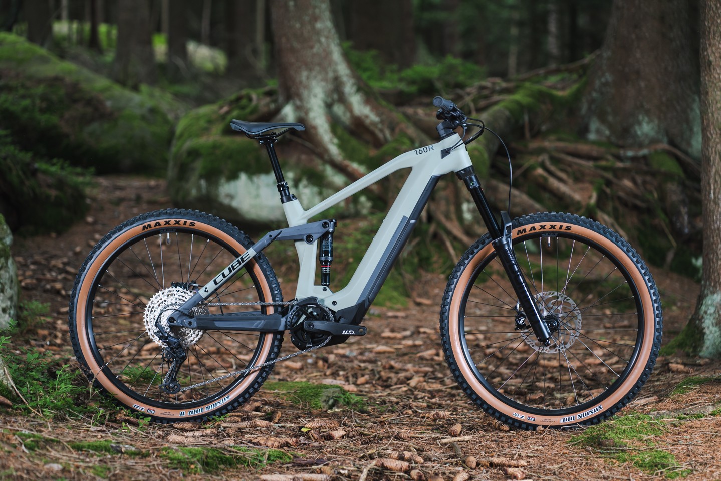 VTT ÉLECTRIQUE CUBE STEREO HYBRID 160 HPC RACE 625 27.5 2022 • Vélozen