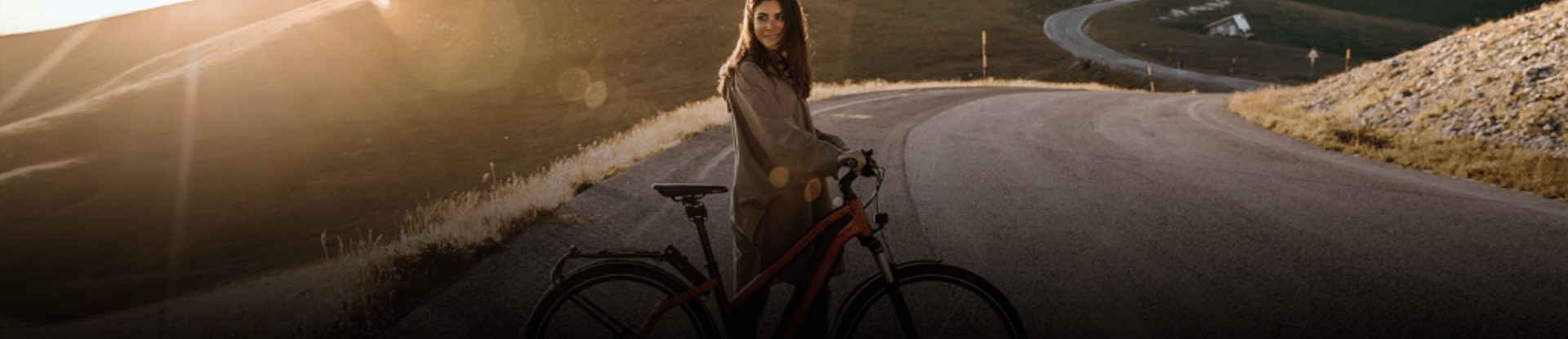 VÉLO ÉLECTRIQUE CHEMIN VTC