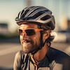 Equipement cycliste - casque, sac à dos, vêtement puie