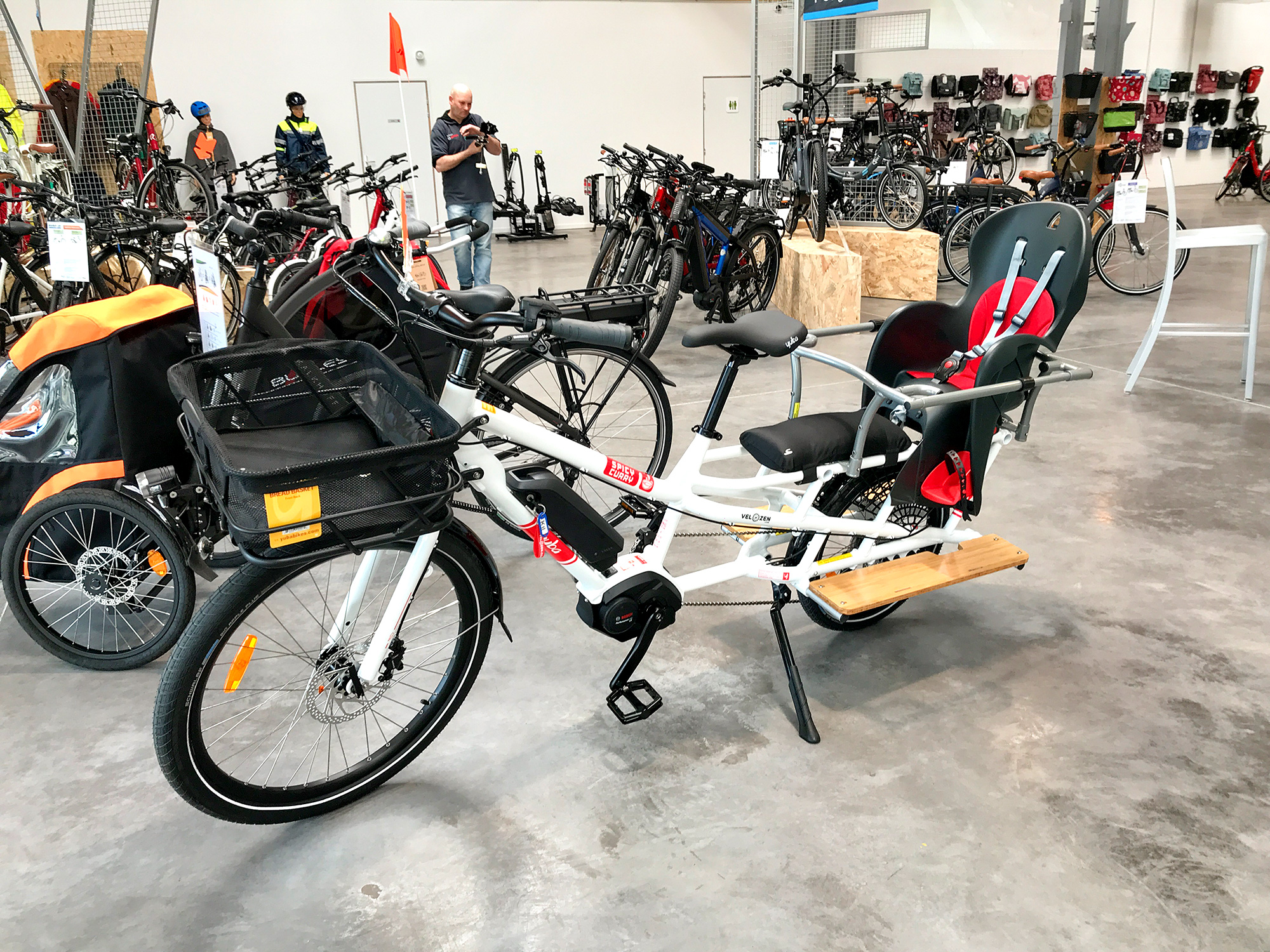 YUBA Spicy Curry Bosch - Vélo électrique cargo rallongé enfants
