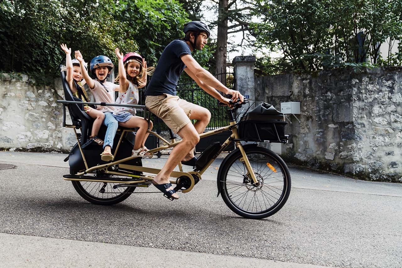 Le Yuba Bikes Mundo EP8 est un vélo cargo électrique robuste et confortable, conçu pour répondre aux besoins des familles et des professionnels.