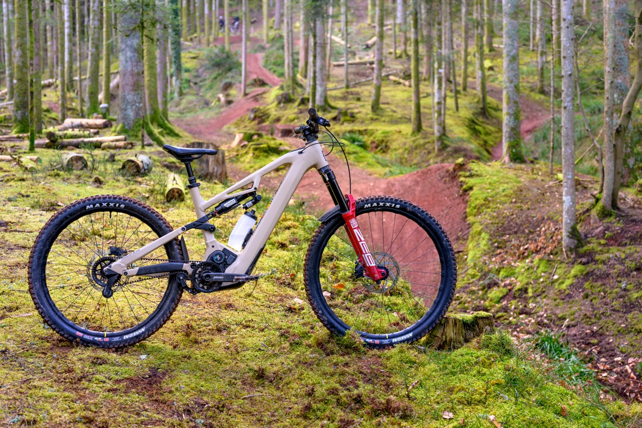 Moustache Clutch VTT Moteur Pinion