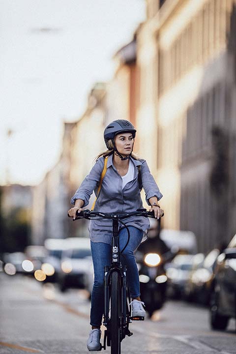 L'éclairage sur un vélo est la première sécurité pour les trajets de nuit