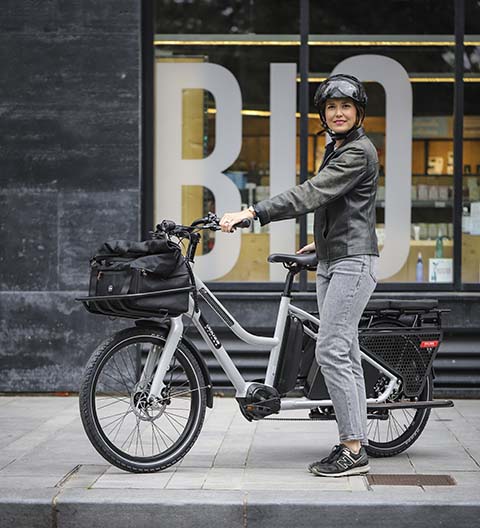 Les vélos électriques de type longtail facilite la vie urbaine.