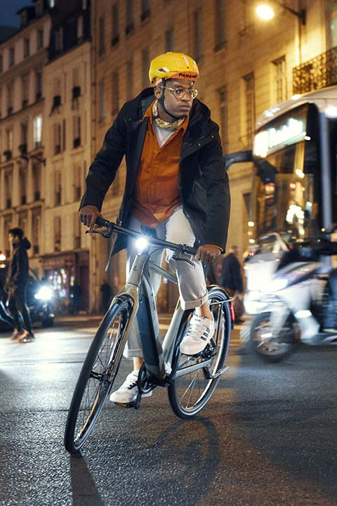 Pour circuler en ville à vélo, il est fortement conseillé de porter de protections