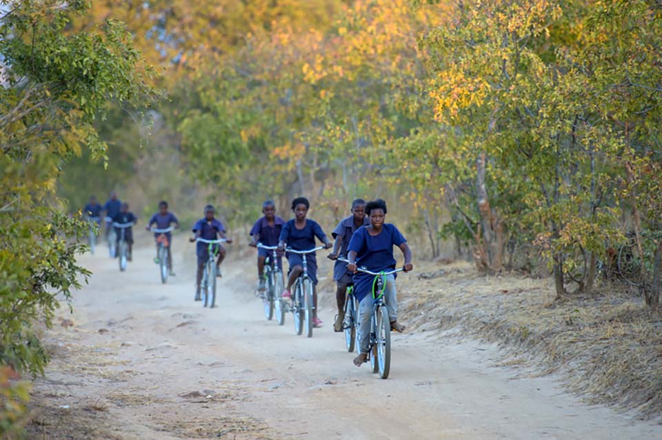 Autonomiser les individus pour accéder à l'éducation, aux soins de santé et aux opportunités économiques grâce à des vélos qui changent la vie.