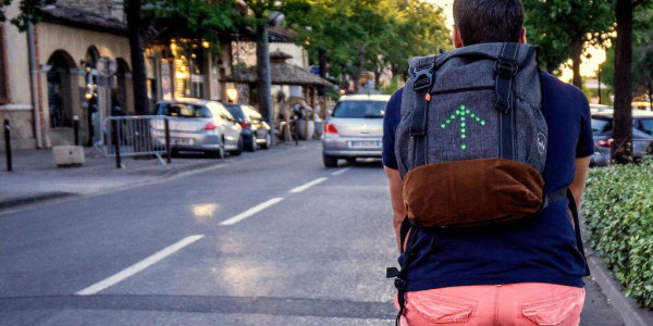 MOONRIDE ••• Sac à dos pour vélo avec clignotants intégrés