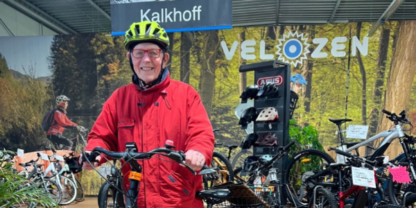 Henri, un cycliste inspirant de 92 ans