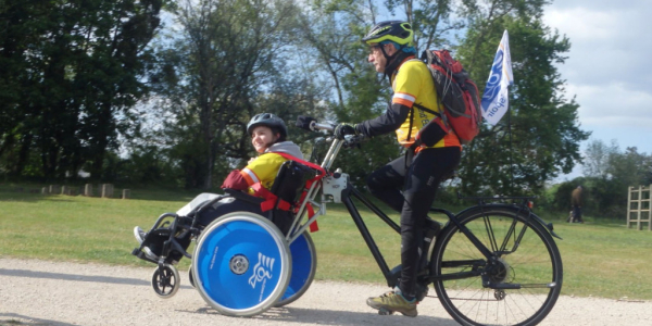 En partenariat avec Velozen, la Loire en vélo électrique fauteuil