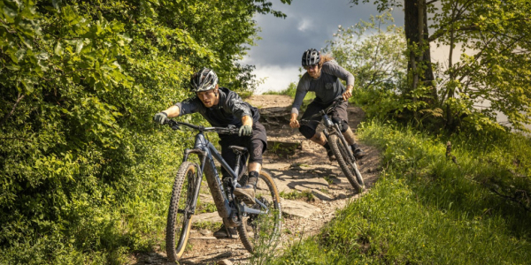 FOCUS - Le nouveau VTT électrique tout suspendu Thron² 6.8 